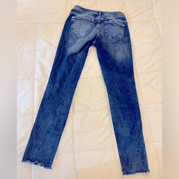 Though I’d give mid rise a try but I’m a high rise girlie. I only wore once. - Picture 3 of 4